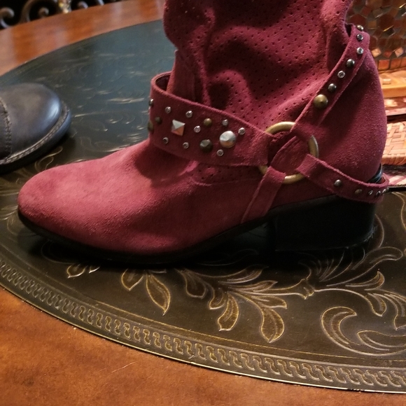 Twiggy London Red Burgundy Studded ankle boots - Picture 3 of 3